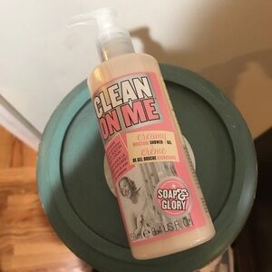 💦 Clean on ME Creamy Shower Gel